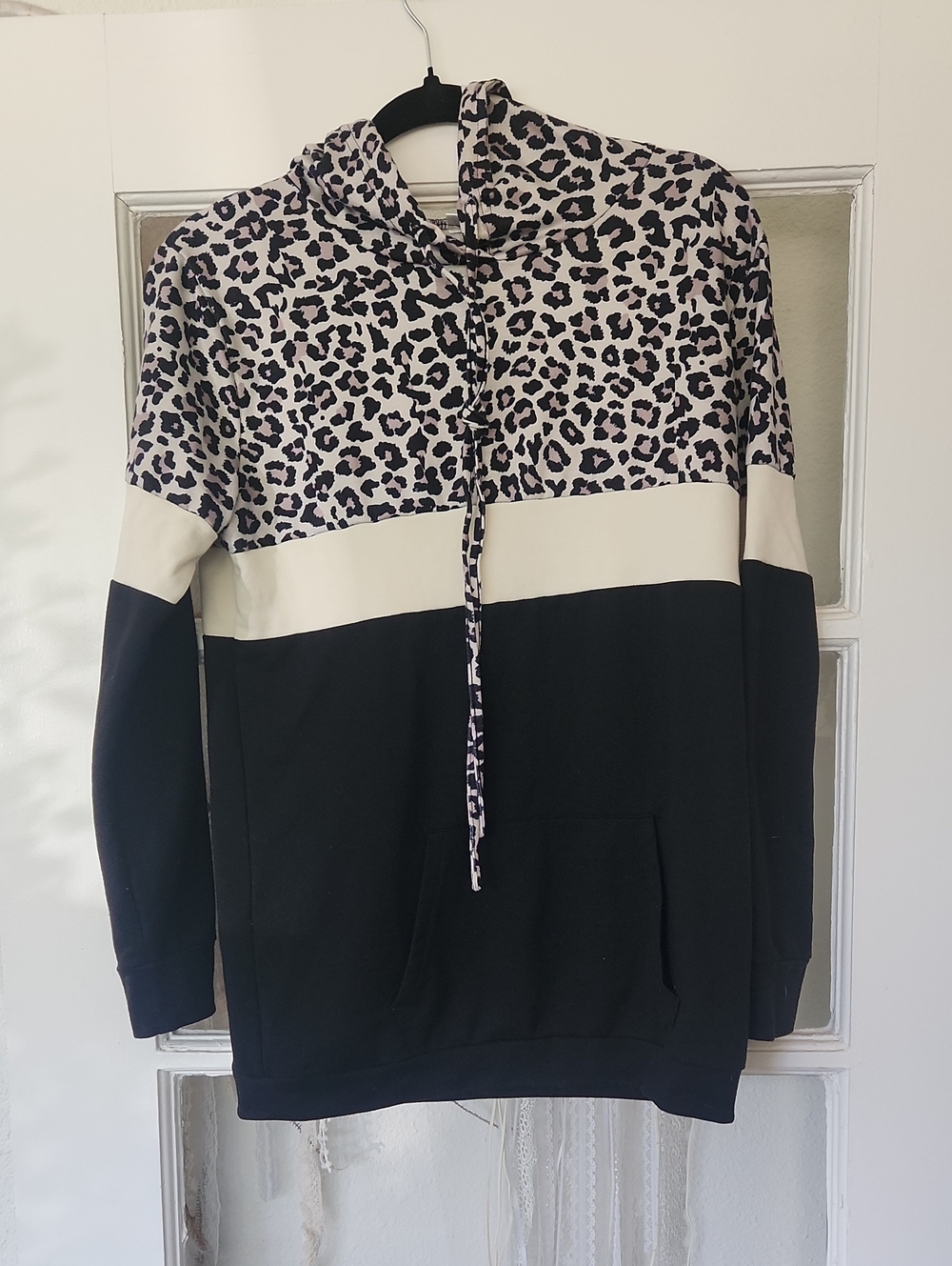 Leopard Print Panel Hoodie Sweater in Black and Cream